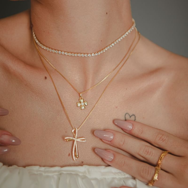 COLAR CRUZ MODERN ZIRCÔNIAS DOURADO FOLHEADO