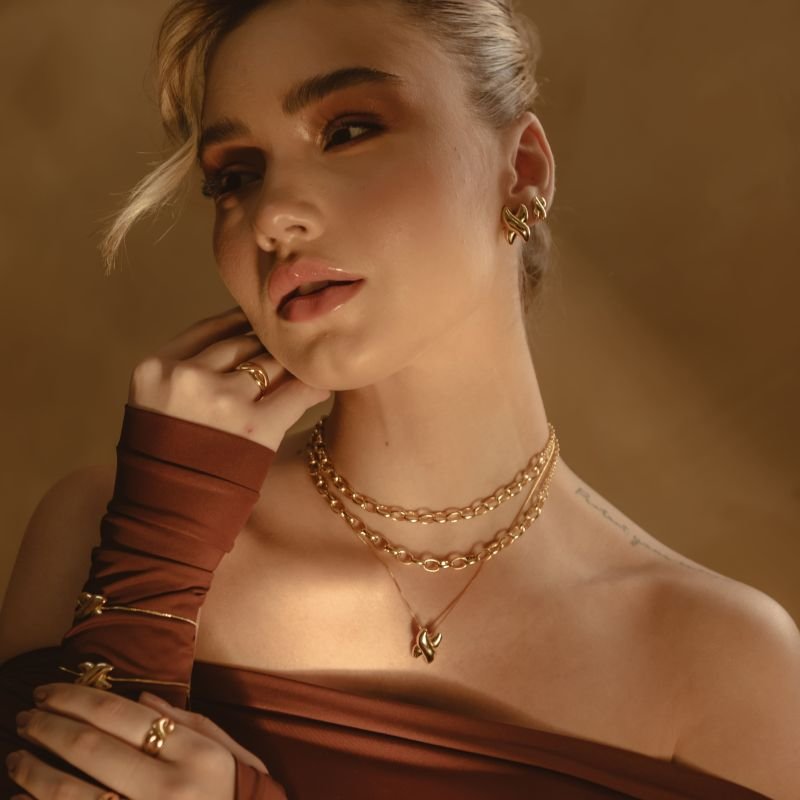 COLAR DESIGN X BANHADO A OURO 18K