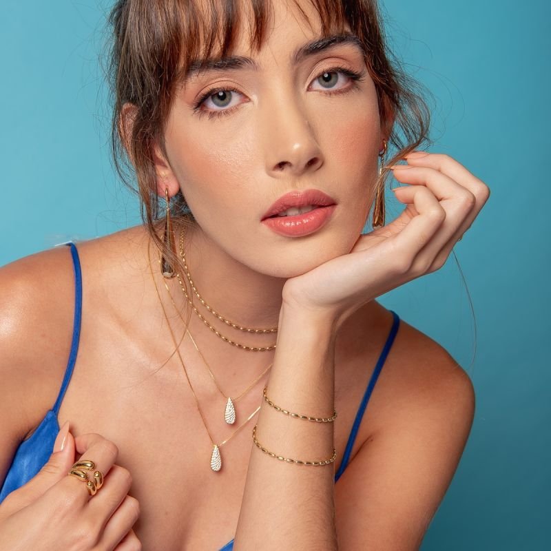 COLAR GOTA ZIRCÔNIAS MEDIO DOURADO FOLHEADO