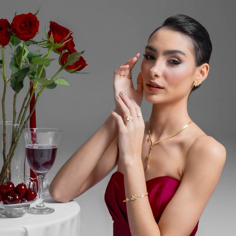 COLAR GRAVATA ORQUIDEA LUXO BANHADO A OURO 18K