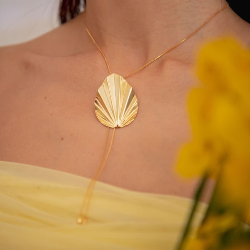 COLAR GRAVATA PRIMAVERA BANHADO A OURO 18K