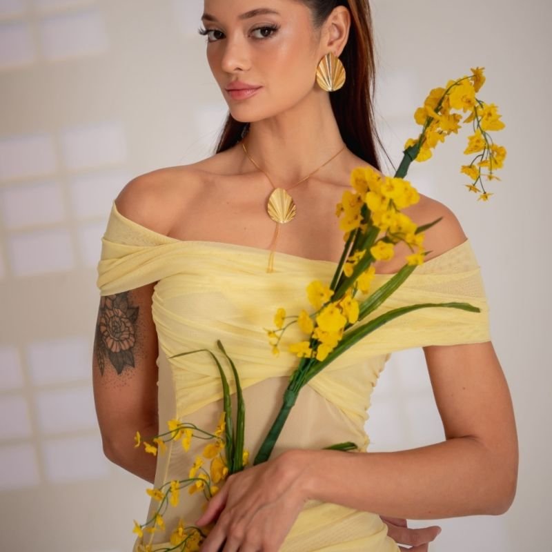 COLAR GRAVATA PRIMAVERA BANHADO A OURO 18K