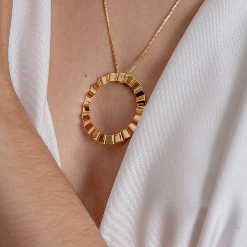 COLAR LONGO ELLO BANHADO A OURO 18K