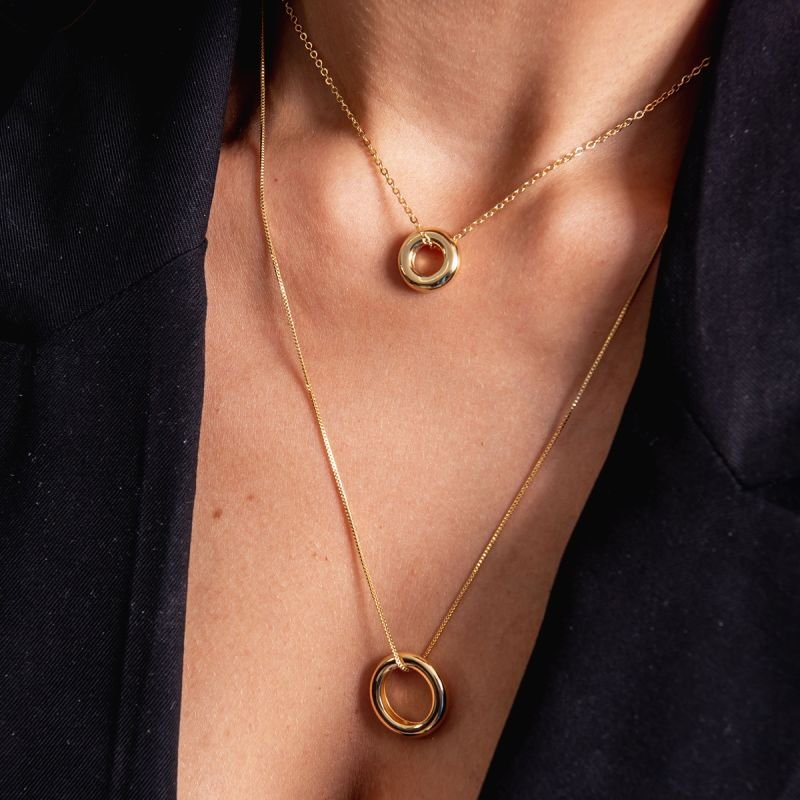 COLAR LONGO ONIRIQUE MAX BANHADO A OURO 18K