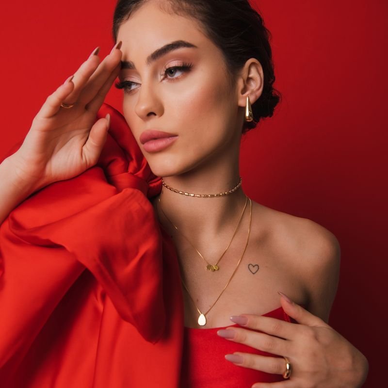 COLAR LONGO VENEZIANA COM GOTA LISA BANHADO A OURO 18K