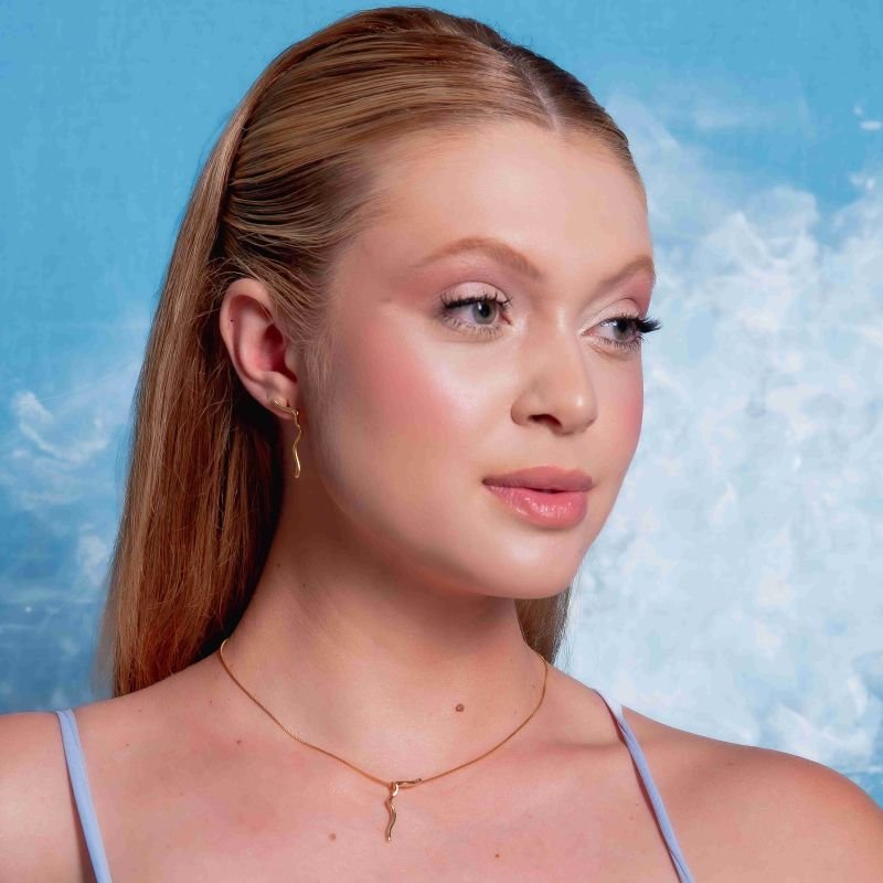 COLAR MEDIO ORGANICO BANHADO A OURO 18K