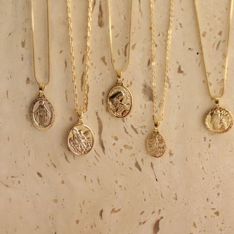 COLAR NOSSA SENHORA DE FATIMA BANHADO A OURO 18K