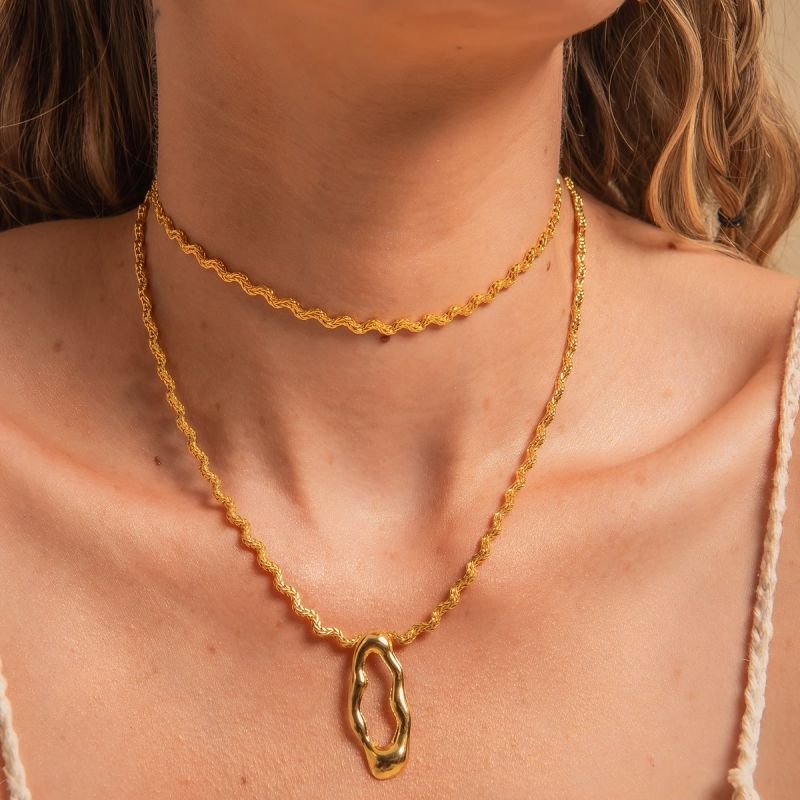 COLAR ORGANICA LYRA BANHADO A OURO 18K