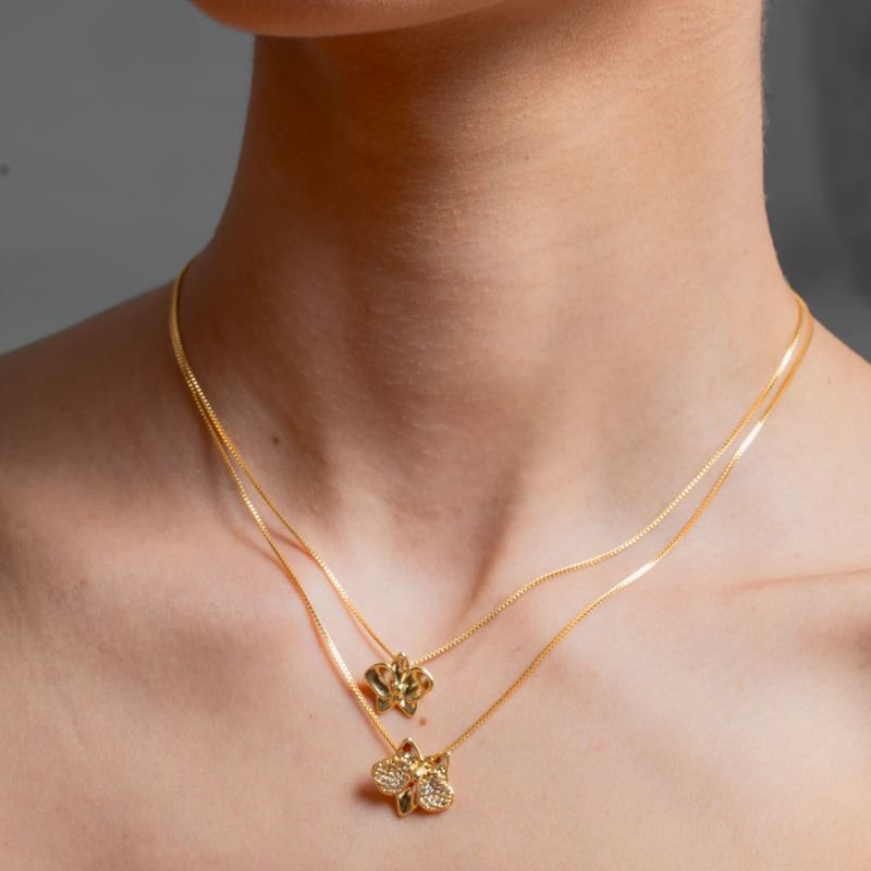 COLAR ORQUIDEA LUXO ZIRCÔNIA G BANHADO A OURO 18K
