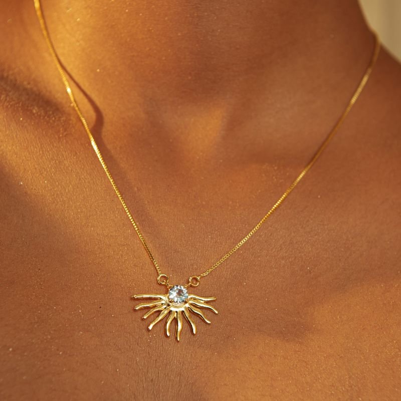 COLAR SOLAR ZIRCÔNIA DOURADO FOLHEADO