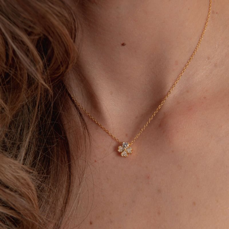COLAR TREVO CORAÇÃO BANHADO A OURO 18K
