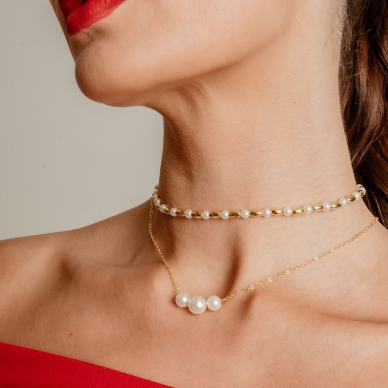 COLAR TRIO DE PÉROLAS BANHADO A OURO 18K