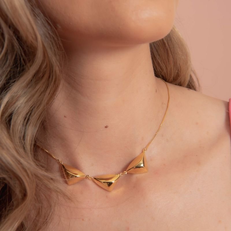 COLAR TRIO TRIÂNGULO BANHADO A OURO 18K