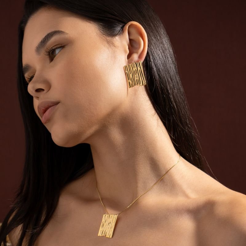 COLAR TRONCO BANHADO A OURO 18K