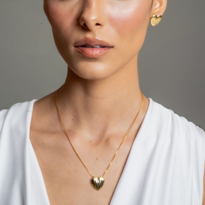 CONJUNTO CORAÇÃO RISCADO BANHADO A OURO 18K