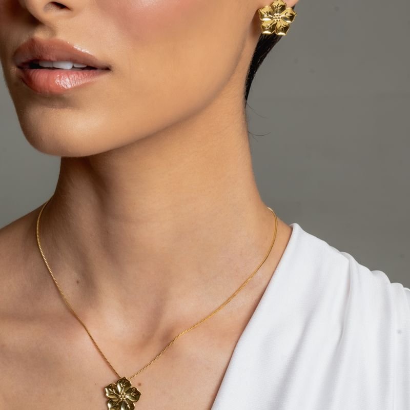 CONJUNTO FLOR ISIS BANHADO A OURO 18K