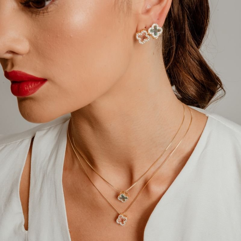 CONJUNTO TREVO ROSA CRAVEJADO BANHADO A OURO 18K