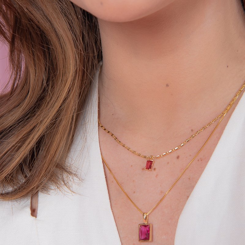 COLAR PEDRA RETANGULAR RUBELITA DOURADO FOLHEADO