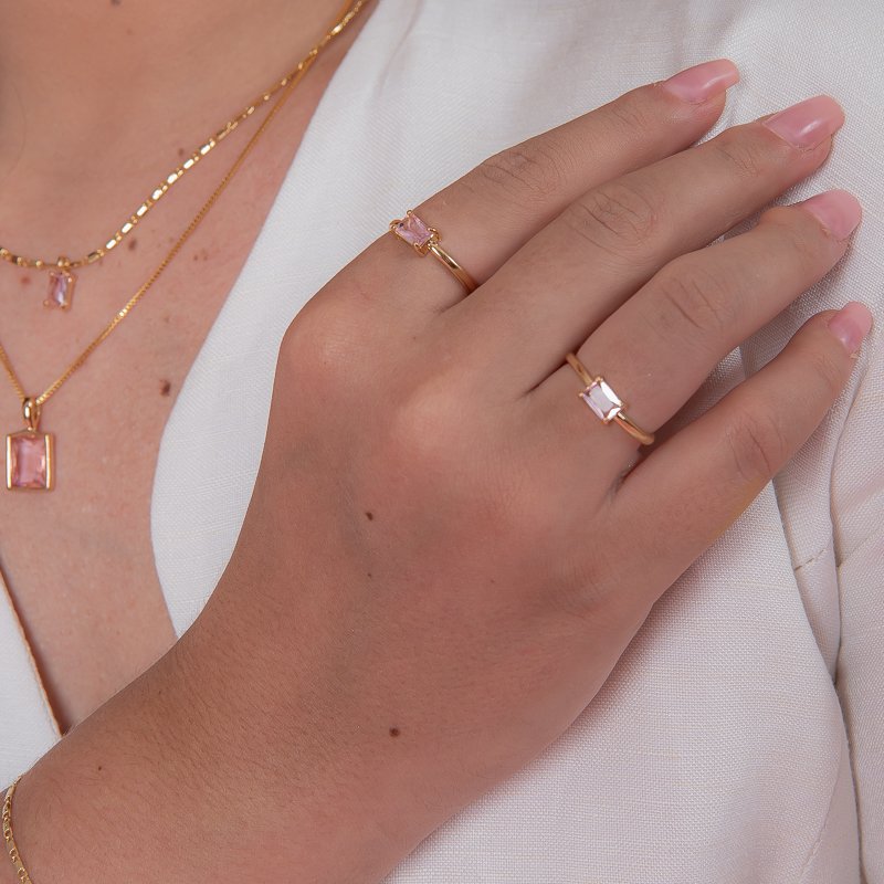 ANEL PEDRA RETANGULAR MINI SAFIRA ROSA DOURADO FOLHEADO