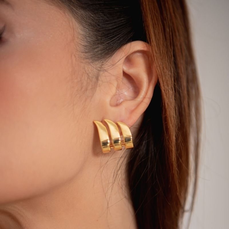 EAR CUFF CHAMA BANHADO A OURO 18K