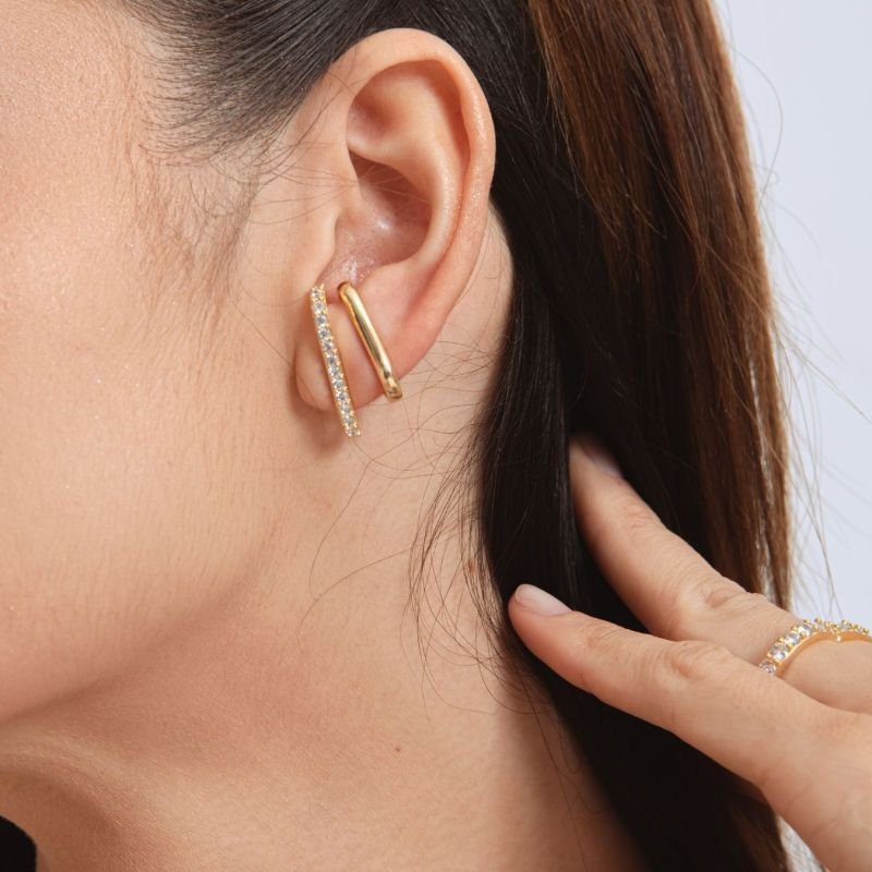 EAR HOOK CAMINHO ZIRCÔNIA 2MM BANHADO A OURO 18K