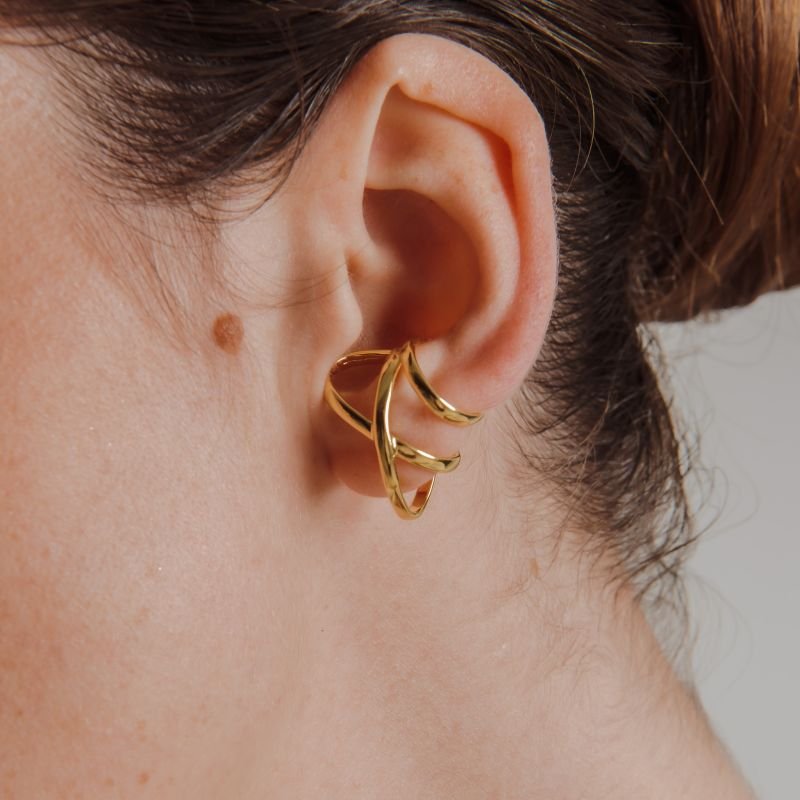 EAR HOOK X ABRAÇO DOURADO FOLHEADO