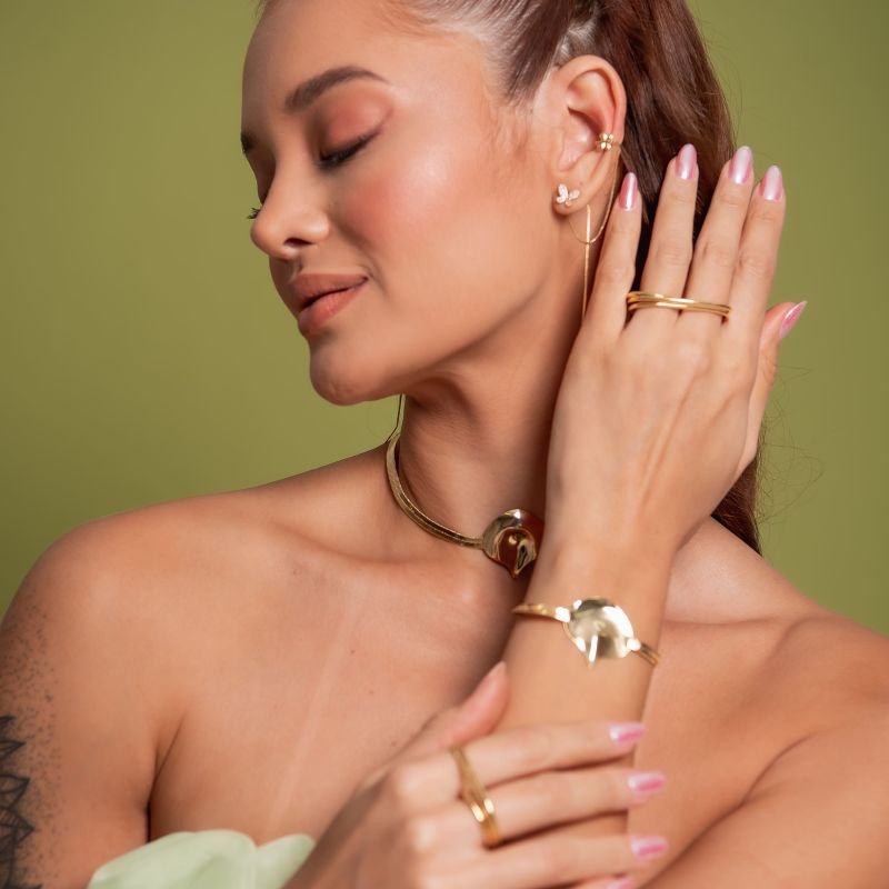 EAR LINE BORBOLETAS COM ZIRCONIA DOURADO FOLHEADO