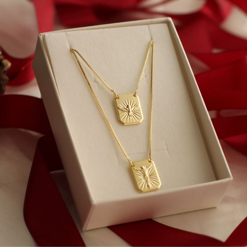 ESCAPULARIO JESUS E ESPIRITO SANTO BANHADO A OURO 18K