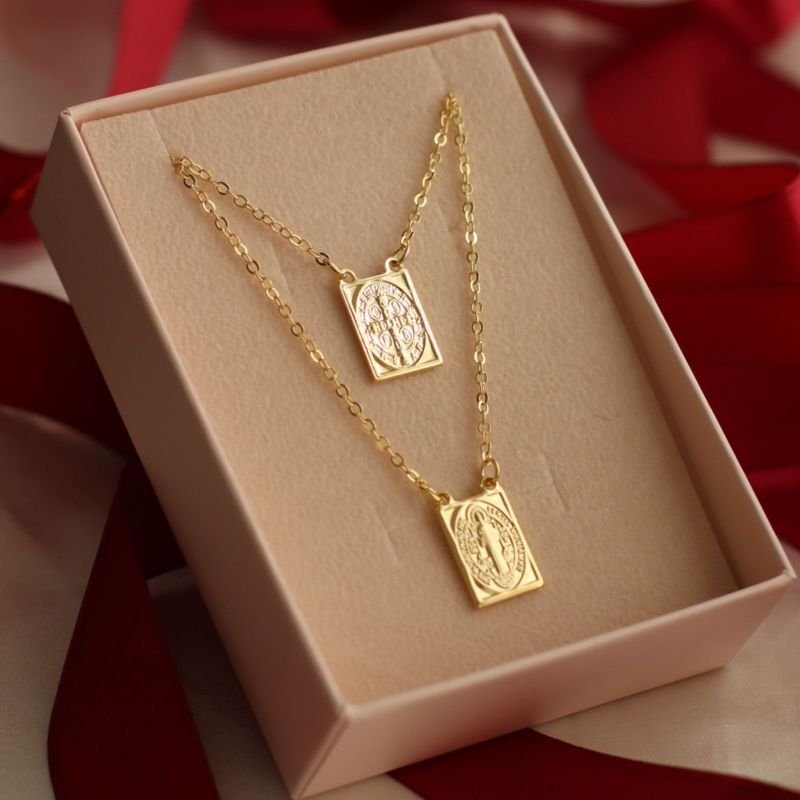 ESCAPULARIO RETANGULAR SÃO BENTO BANHADO A OURO 18K