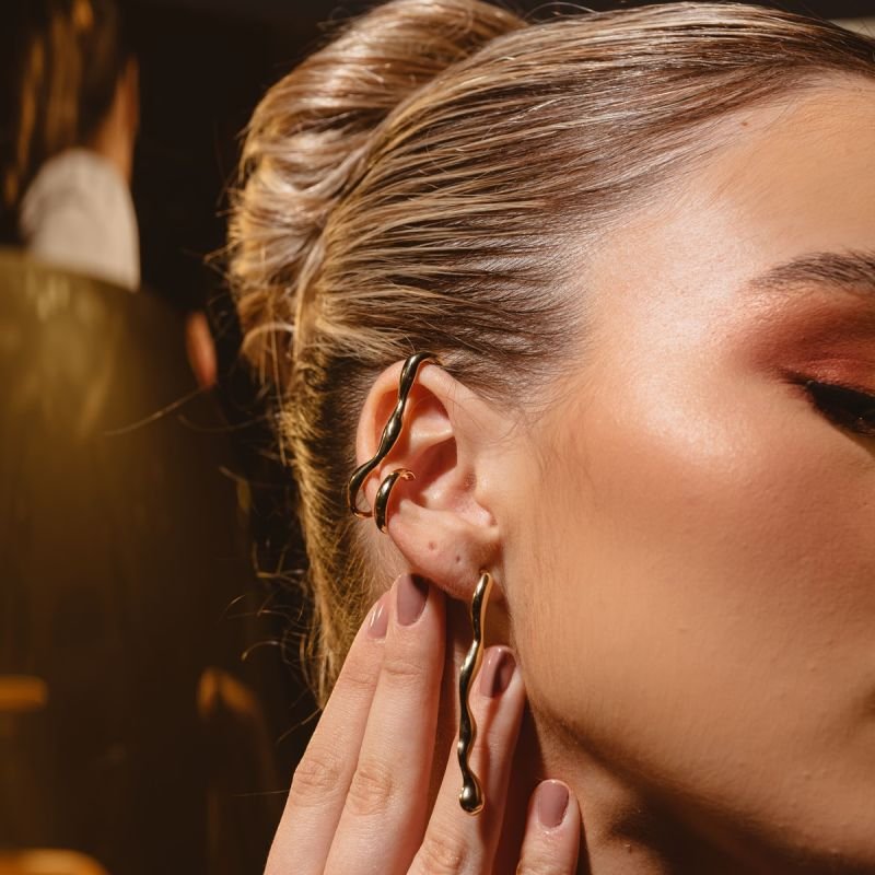 PIERCING ABSTRATO BANHADO A OURO 18K