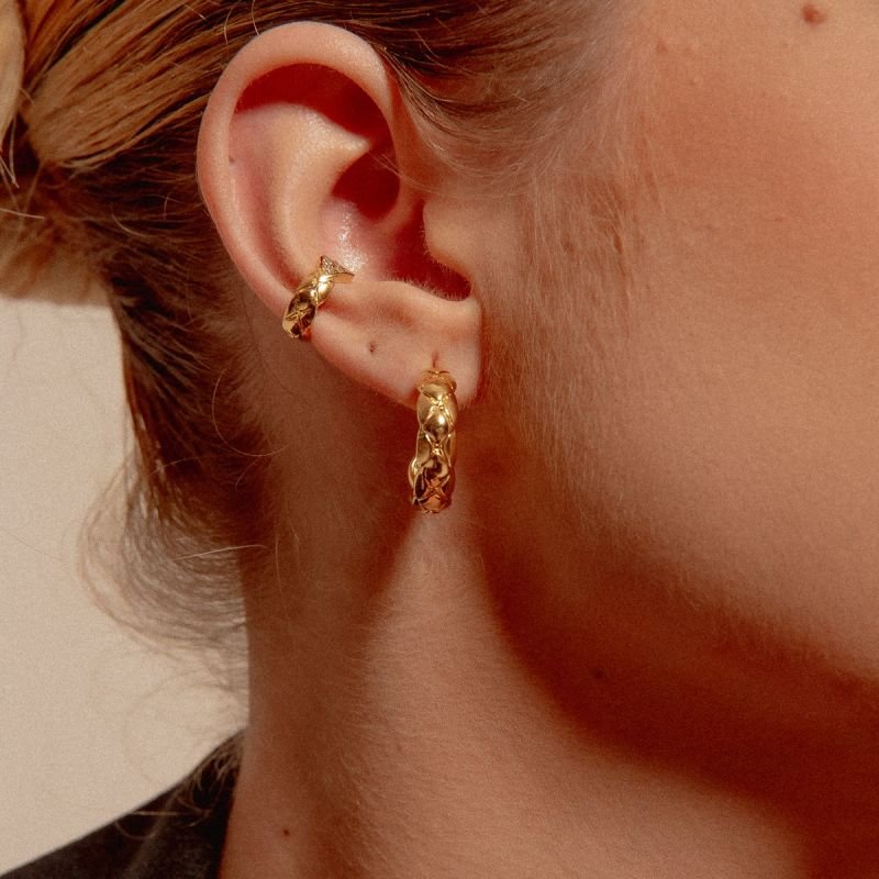 PIERCING COCO COM ZIRCÔNIAS BANHADO A OURO 18K