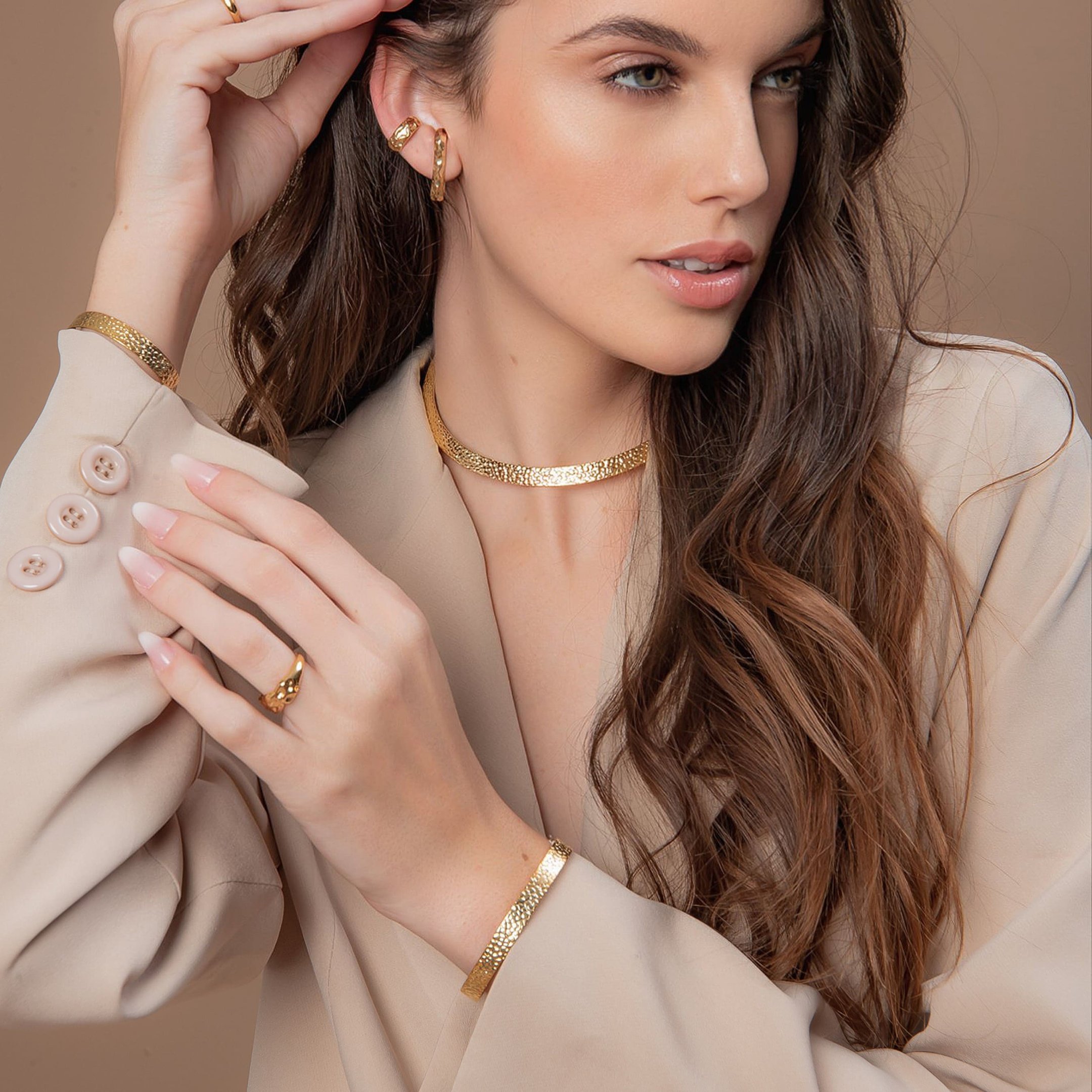 BRACELETE ORGANIC COM TEXTURA 7MM DOURADO FOLHEADO