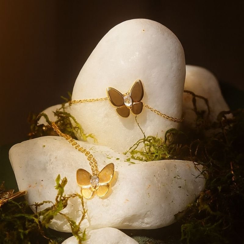 PULSEIRA BORBOLETA LISA BANHADO A OURO 18K