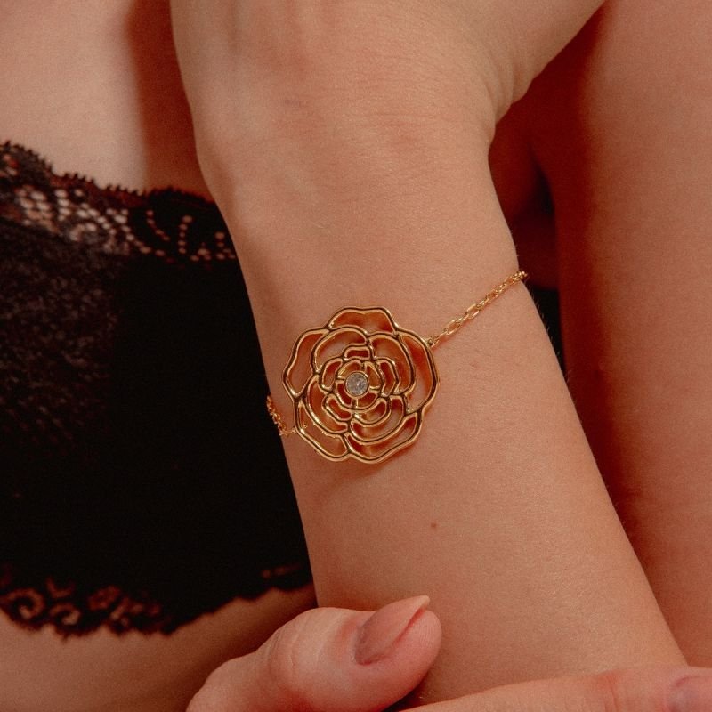 PULSEIRA CAMÉLIA VASADA COM ZIRCÔNIA BANHADO A OURO 18K