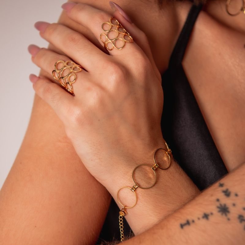 PULSEIRA CIRCULOS VASADOS BANHADO A OURO 18K