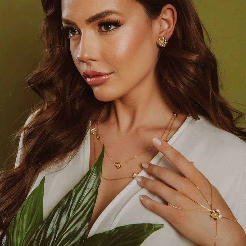 PULSEIRA DE MÃO FLOR M BANHADO A OURO 18K