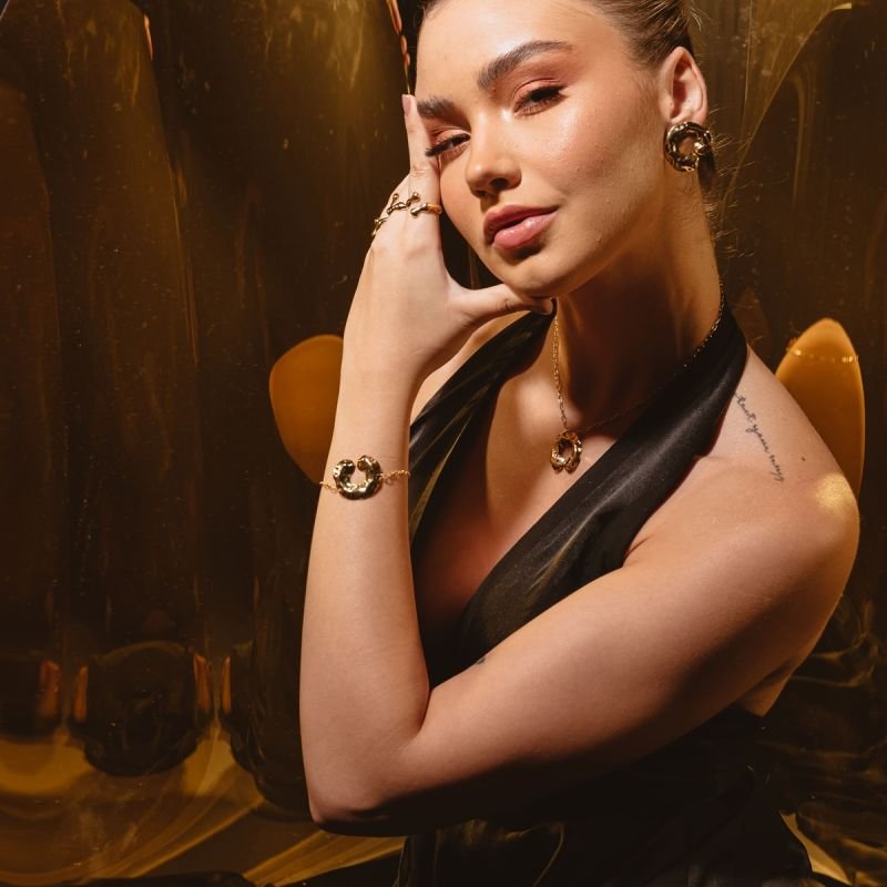 PULSEIRA ENCONTRO ABSTRATO BANHADO A OURO 18K