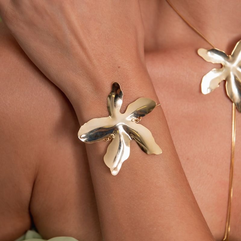 PULSEIRA GRAVATA FLOR MAX BANHADO A OURO 18K