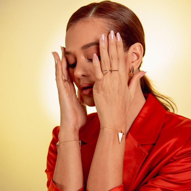 PULSEIRA GRAVATA ILUMINNE DOURADO FOLHEADO