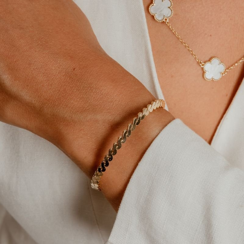 PULSEIRA INFINITY BANHADO A OURO 18K