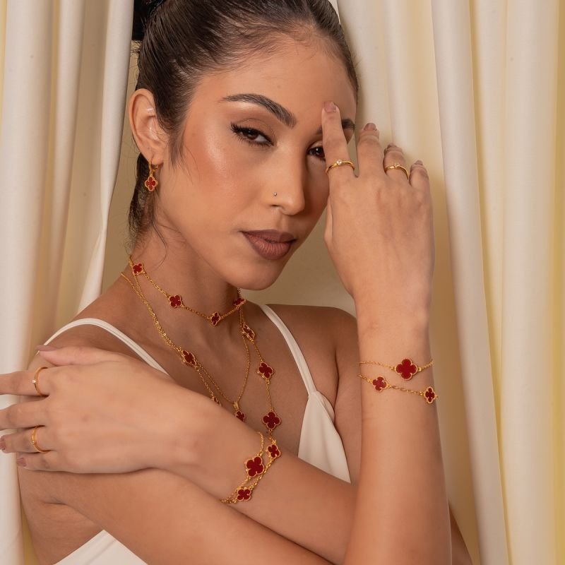 PULSEIRA ONE TREVO RED 14MM BANHADO A OURO 18K