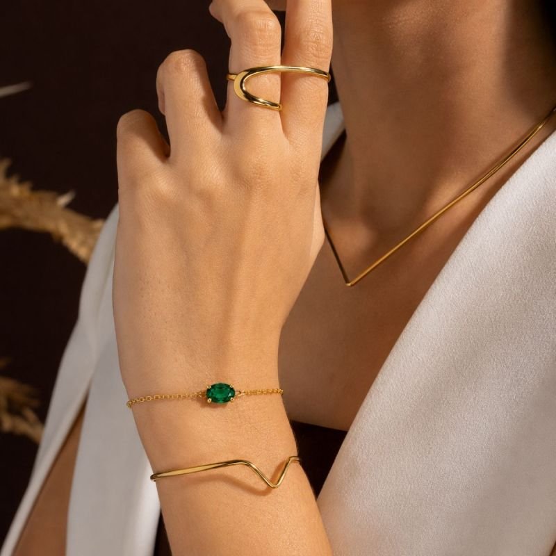 PULSEIRA PEDRA OVAL TURMALINA BANHADO A OURO 18K