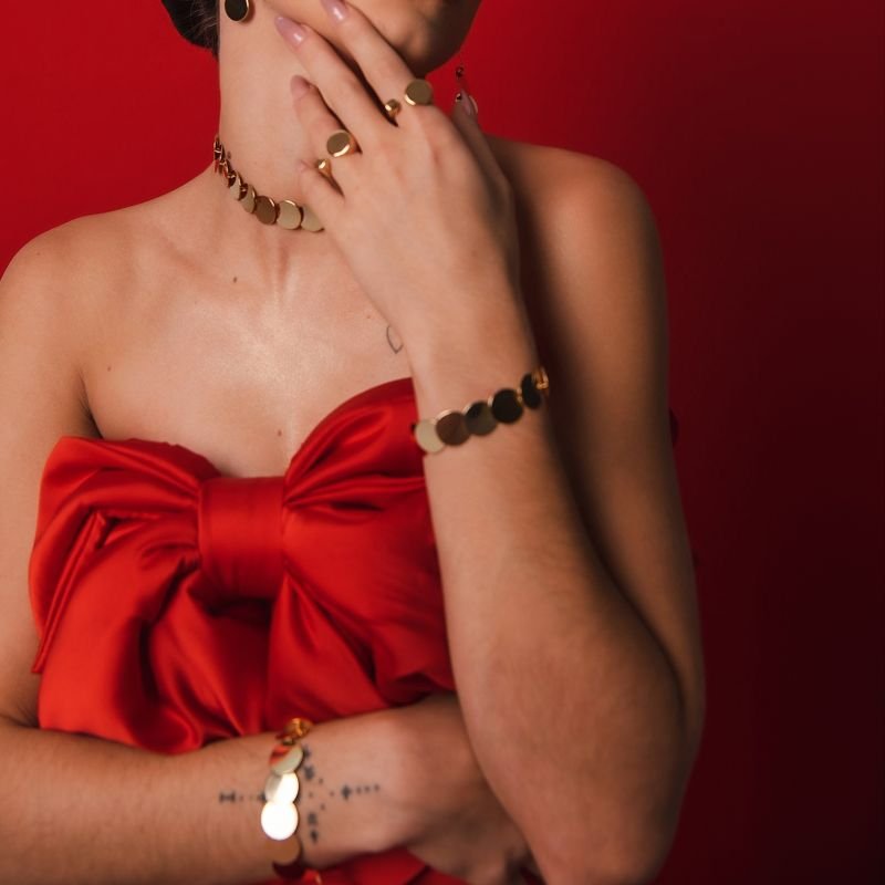 PULSEIRA PLACA REDONDA SOBREPOSTA DOURADO FOLHEADO