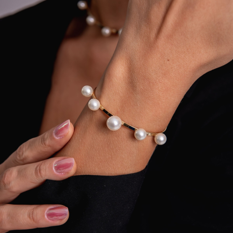 BRACELETE RIGIDO PÉROLAS DOURADO FOLHEADO