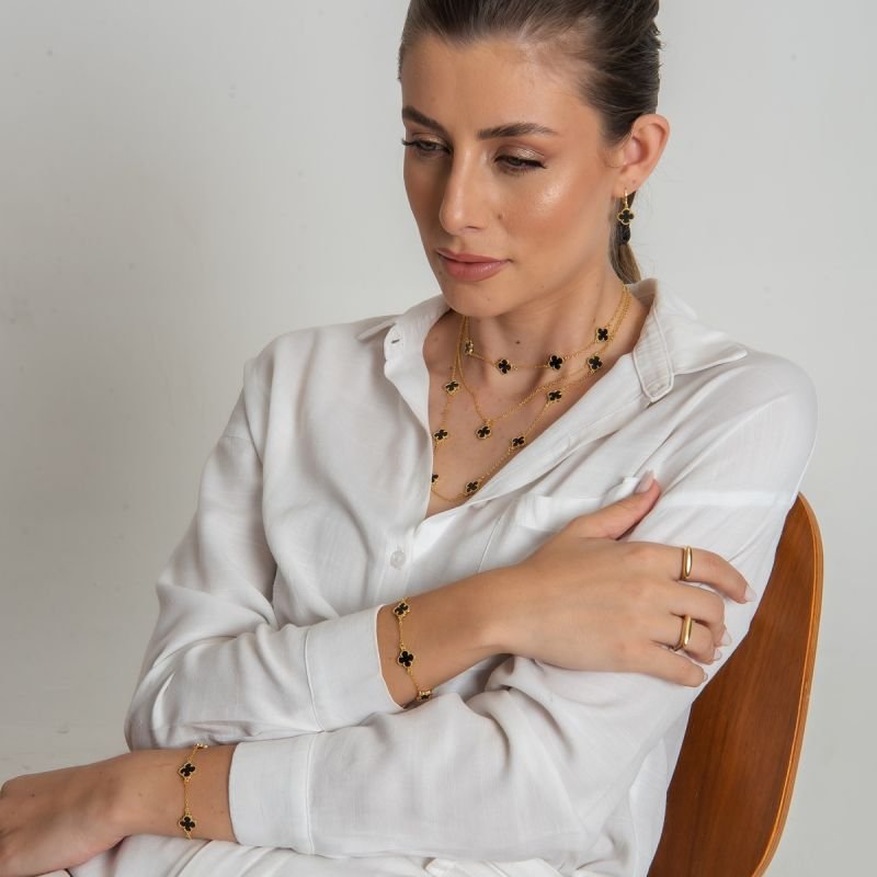 PULSEIRA TREVO BLACK 10MM DOURADO FOLHEADO