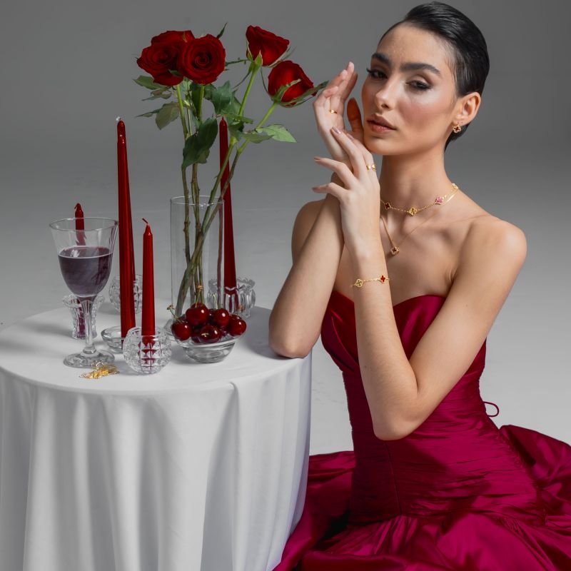 PULSEIRA TREVO DUO RED 11MM BANHADO A OURO 18K