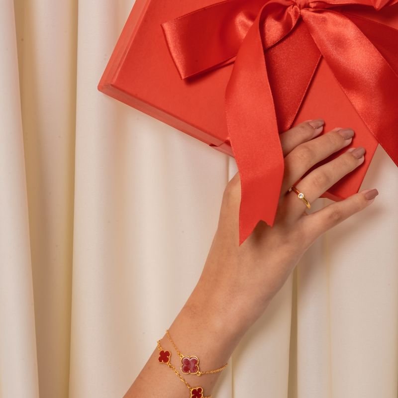 PULSEIRA TREVO RED 11MM BANHADO A OURO 18K