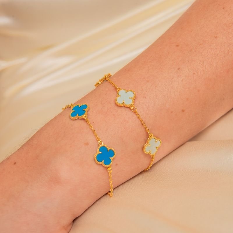 PULSEIRA TREVO ROYALTY 10MM BANHADO A OURO 18K