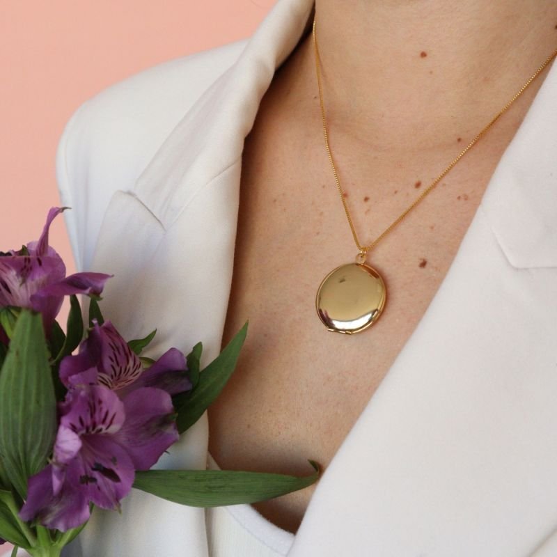 RELICARIO REDONDO LISO DOURADO FOLHEADO